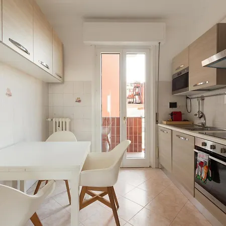 Guesthost - Parco Nord With 2 Bedrooms شقة ميلان