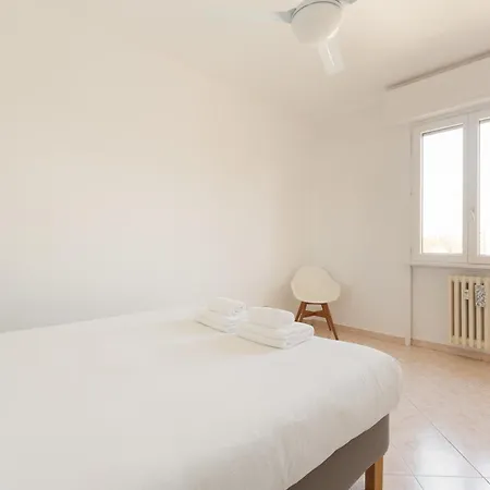 Guesthost - Parco Nord With 2 Bedrooms شقة ميلان