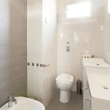 Guesthost - Parco Nord With 2 Bedrooms ميلان